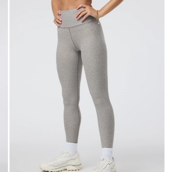 NWT Vuori Women’s Clean Elevation Leggings (Short)- Cobblestone Heather - Size S - Picture 1 of 15